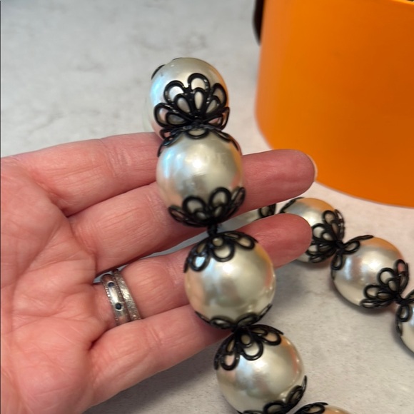 Kate Spade Large Pearl Beaded Necklace with black bow - Picture 6 of 9